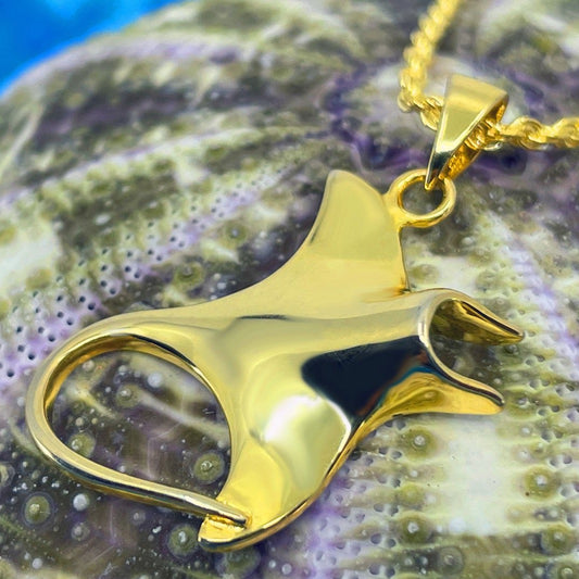 Hahalua Manta Ray Pendant