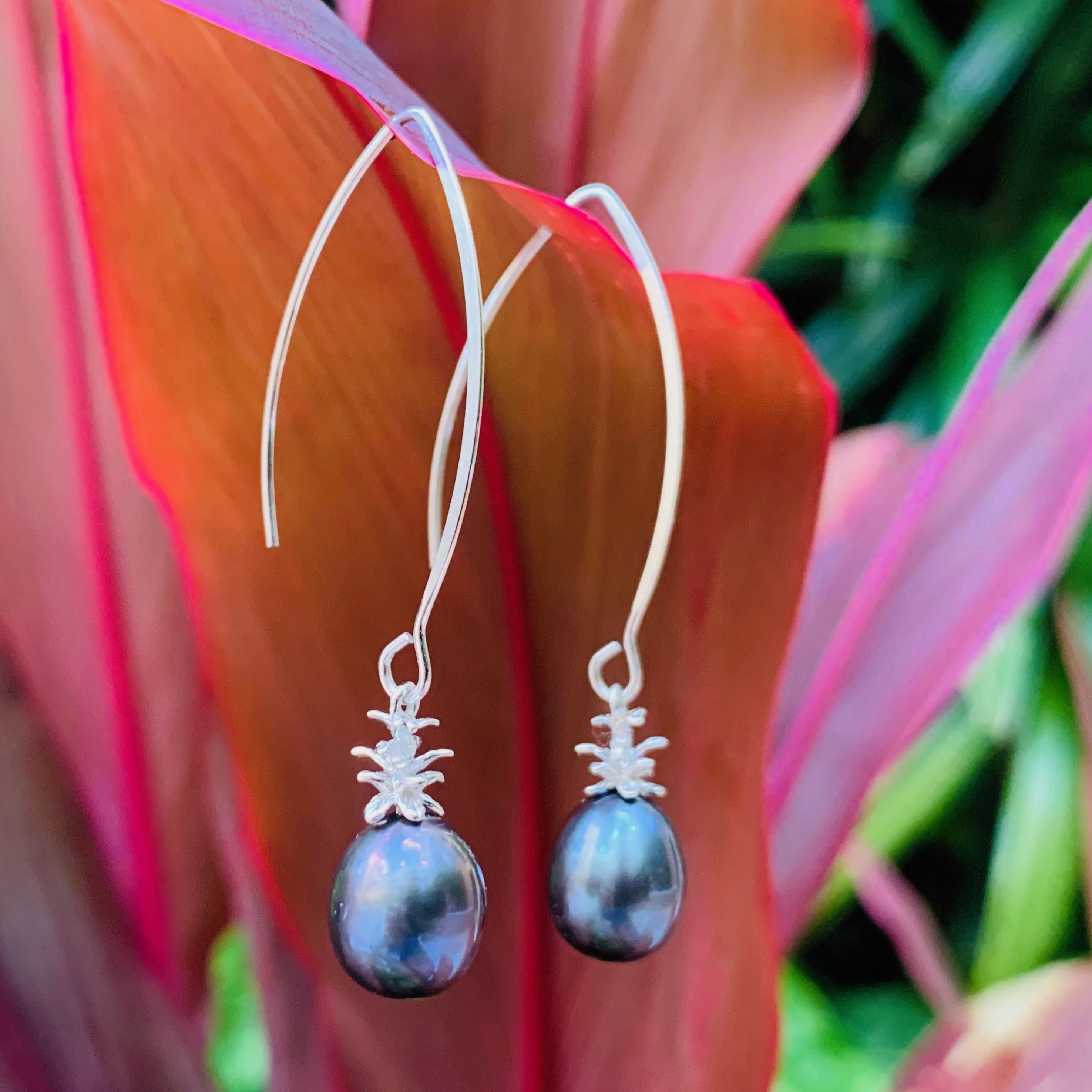 Hawaiian Style Jewelry w our Pineapple Pearl Pendant Earring Set