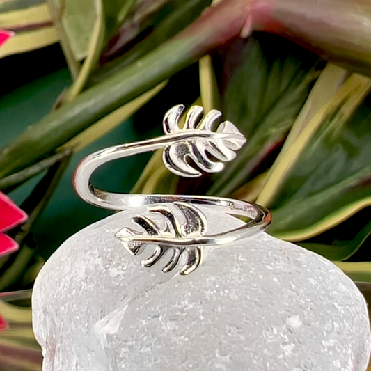 Elua Monstera Leaf Ring