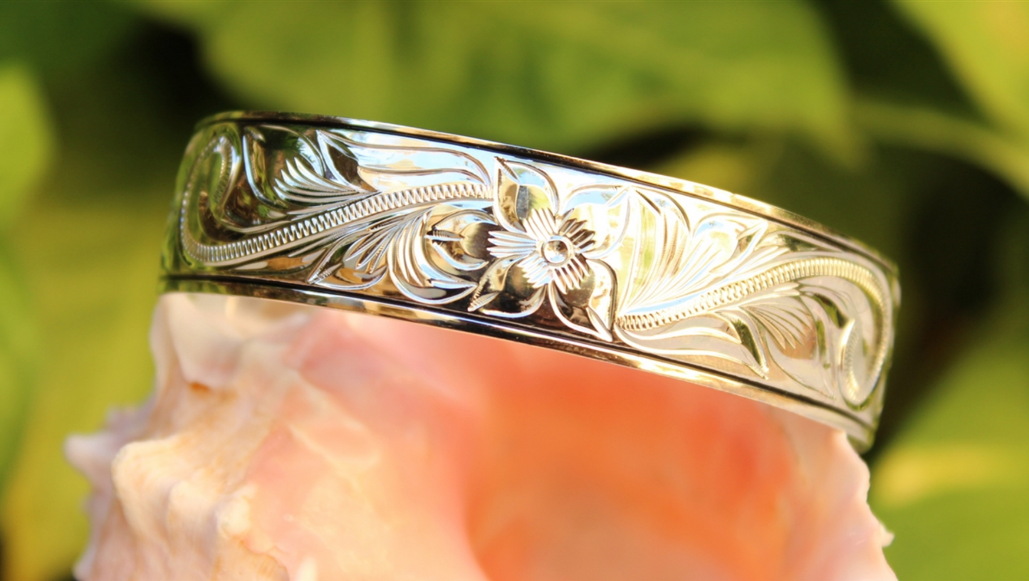 Hawaiian Scroll Cuff in .925 Sterling Silver closeup