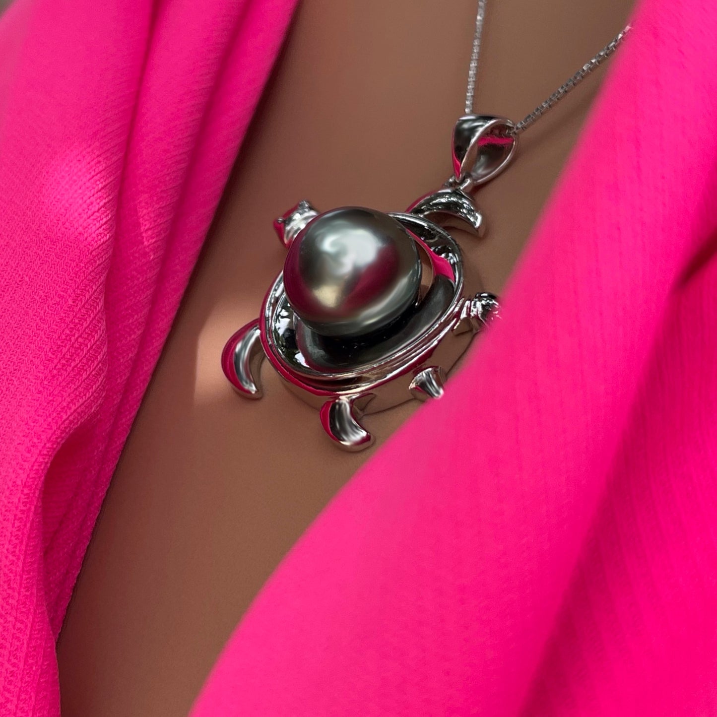 Honu Tahitian Pearl Pendant